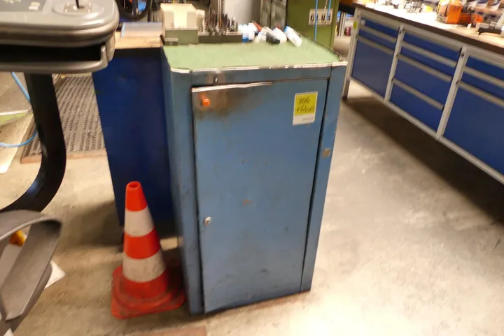Werkstattschrank, mit Inhalt (Werkzeuge)